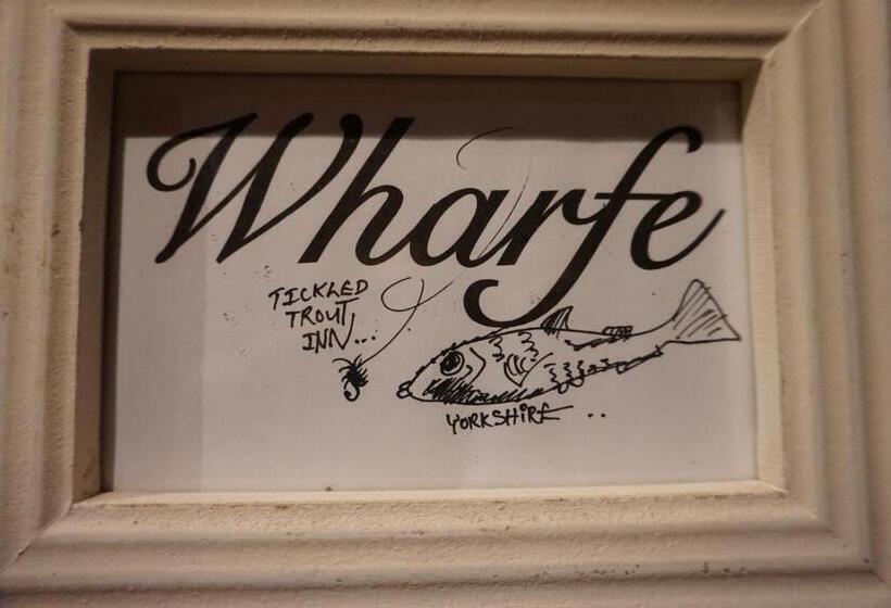 ホテル The Tickled Trout Inn Bilton In Ainsty