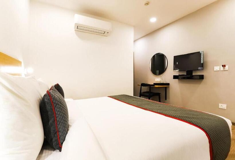 Отель Townhouse Prithvi Resort Near Phoenix Palassio