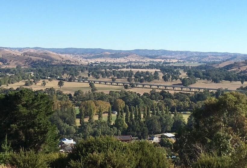 בית מלון כפרי Tuckerbox Motor Inn