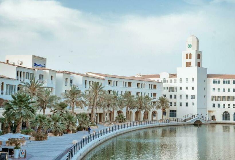 Courtyard By Marriott Dubai Green Community