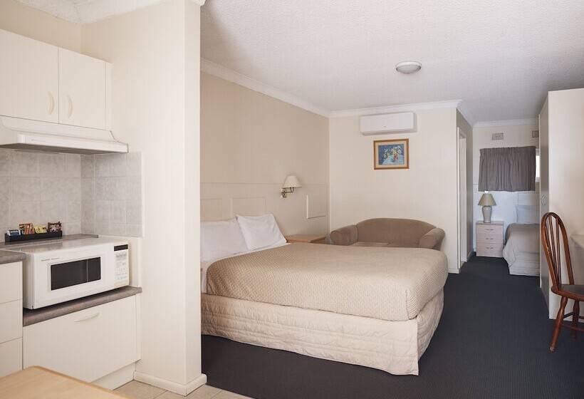 מוטל Holiday Lodge Motor Inn