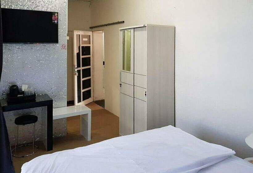 Пансион Koolkost Near Sepinggan Airport Balikpapan