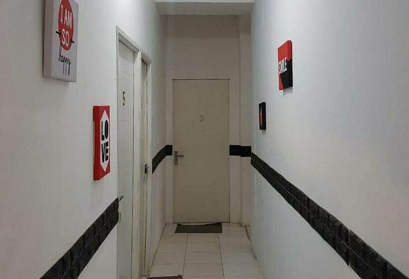 Пансион Koolkost Near Sepinggan Airport Balikpapan