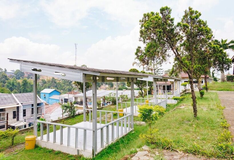 펜션 Reddoorz @ Hotel Damanaka Pangalengan