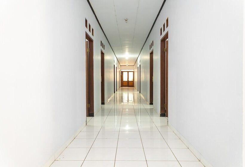 펜션 Reddoorz @ Hotel Damanaka Pangalengan