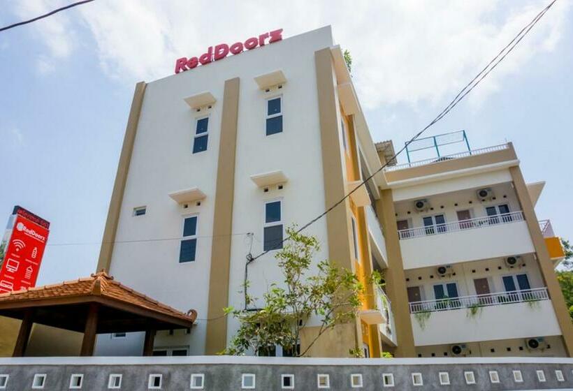 膳宿费 Reddoorz Syariah Near Taman Pelangi Monjali