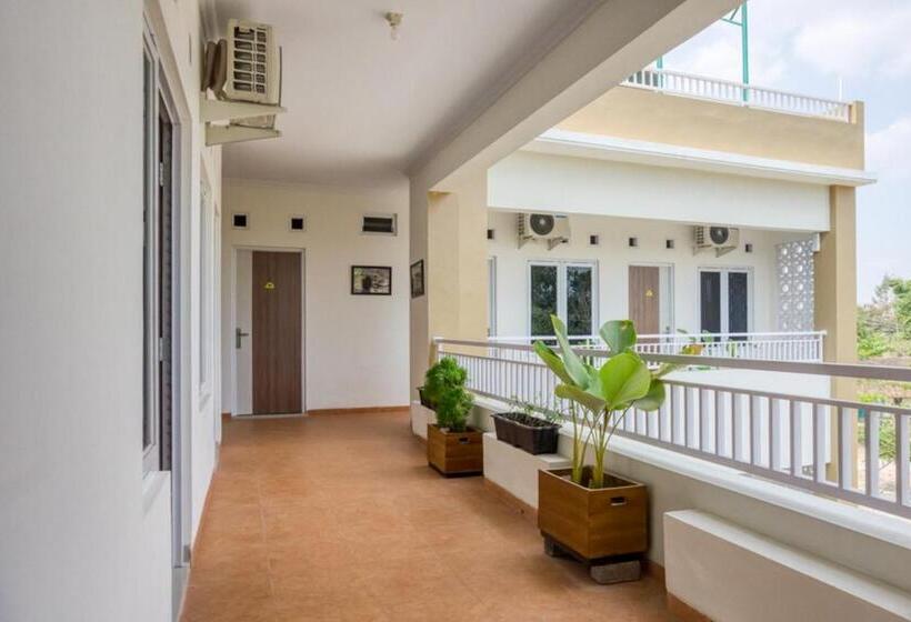 膳宿费 Reddoorz Syariah Near Taman Pelangi Monjali