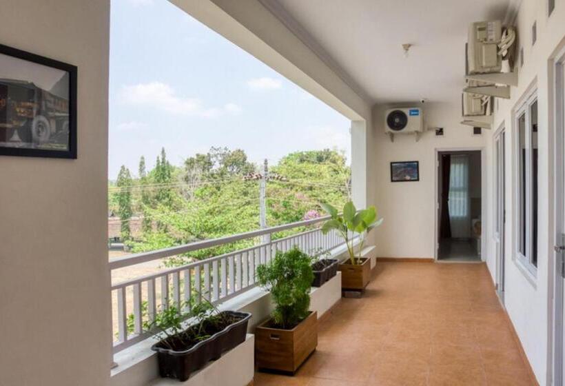 膳宿费 Reddoorz Syariah Near Taman Pelangi Monjali