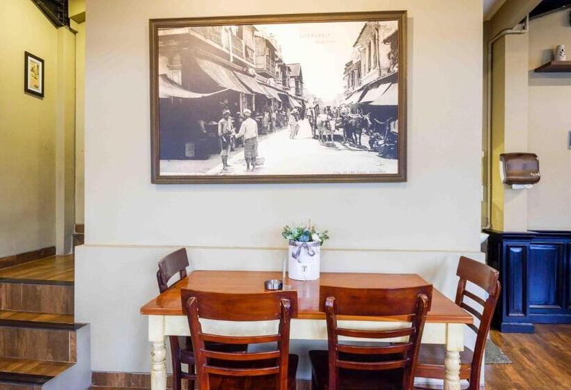 Sans Hotel Empress Simpang Lima