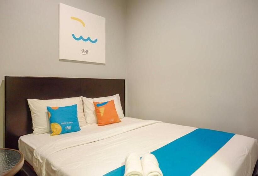 Sans Hotel Empress Simpang Lima