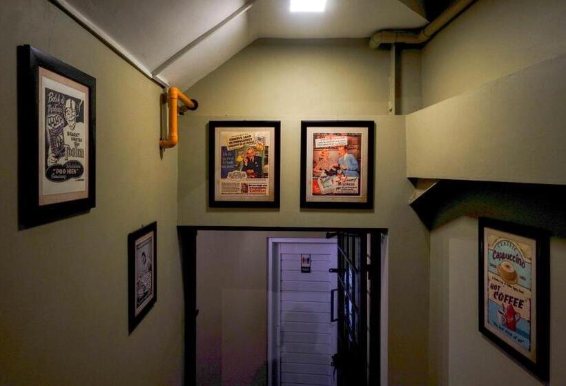 Sans Hotel Empress Simpang Lima