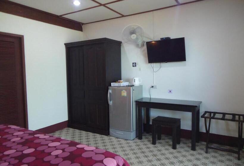 Общежитие Sea Breeze House, Naiplao Beach