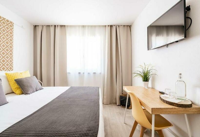 Общежитие Wavesensations Sagres Surf House