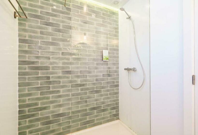 Общежитие Wavesensations Sagres Surf House