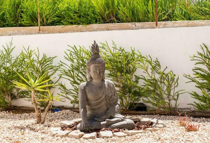 Общежитие Wavesensations Sagres Surf House