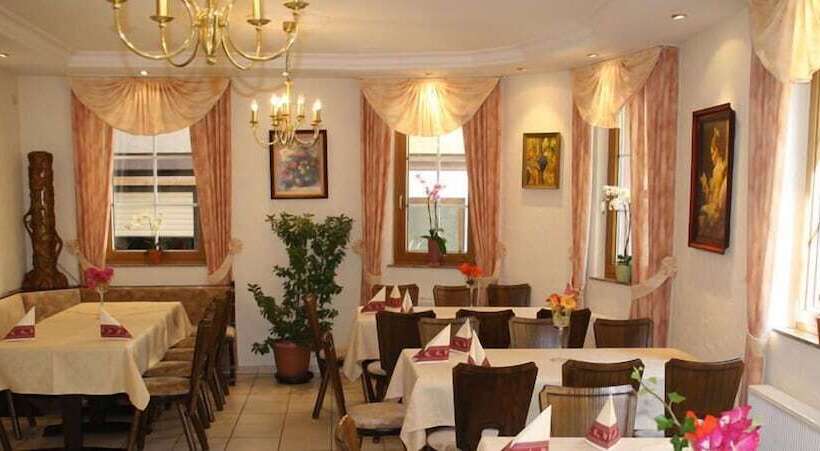 ユースホステル Weingut Gästehaus Derkum