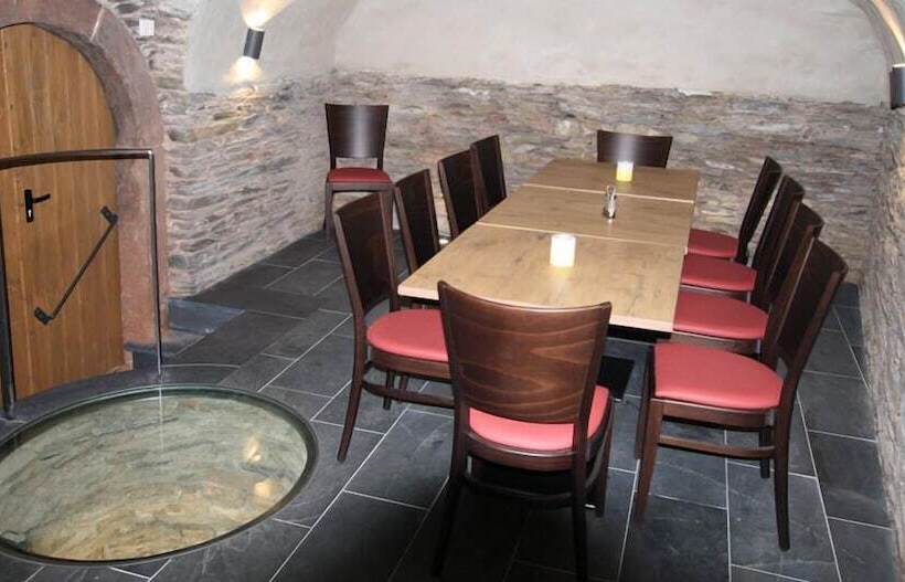 호스텔 Weingut Gästehaus Derkum