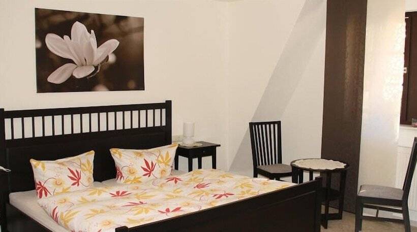 호스텔 Weingut Gästehaus Derkum