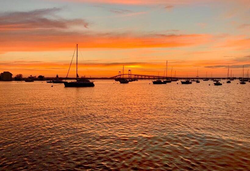 ベッドアンドブレックファースト Captain Simeon Potter House