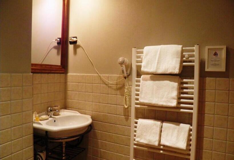 تختخواب و صبحانه In Centro Charme