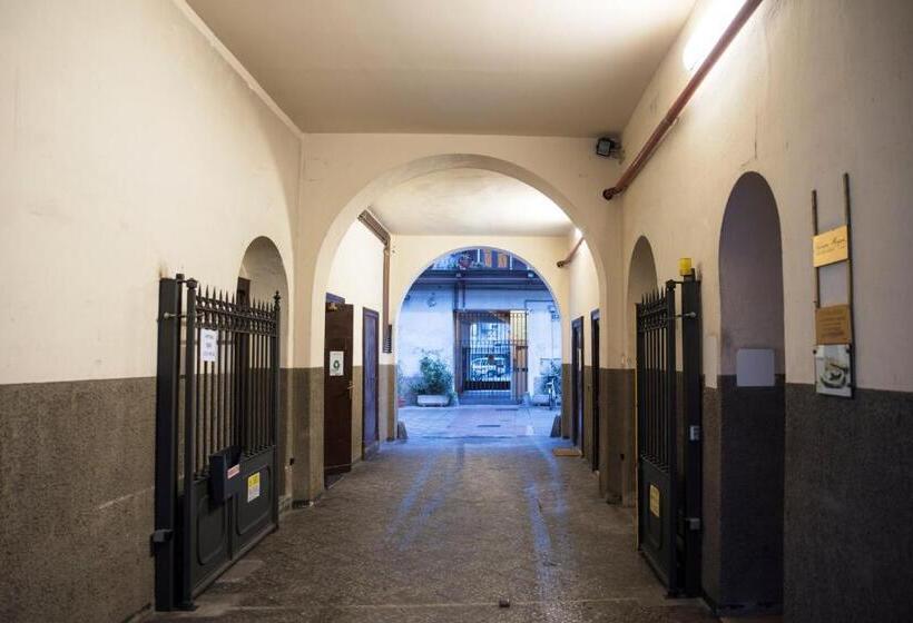 تختخواب و صبحانه In Centro Charme