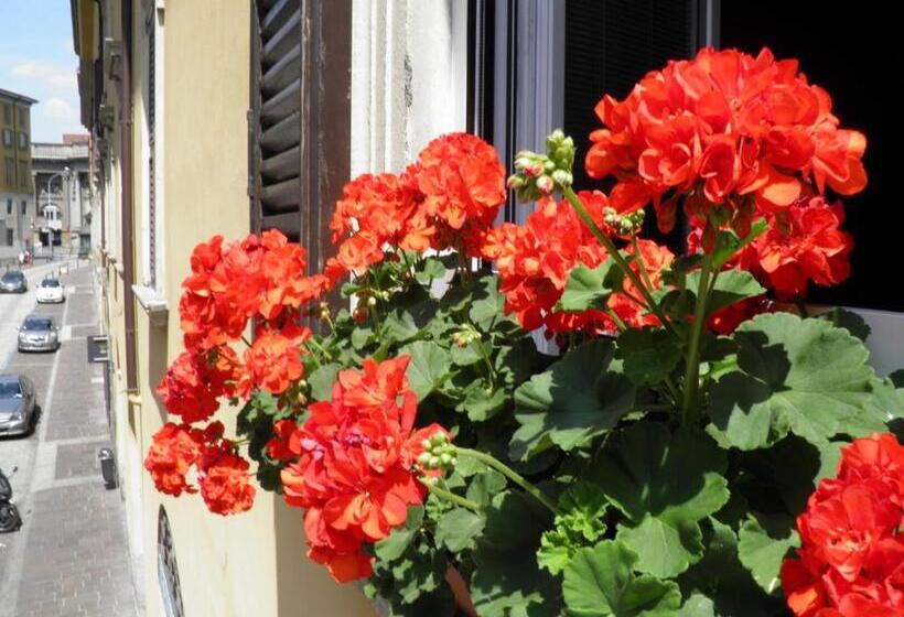 تختخواب و صبحانه In Centro Charme