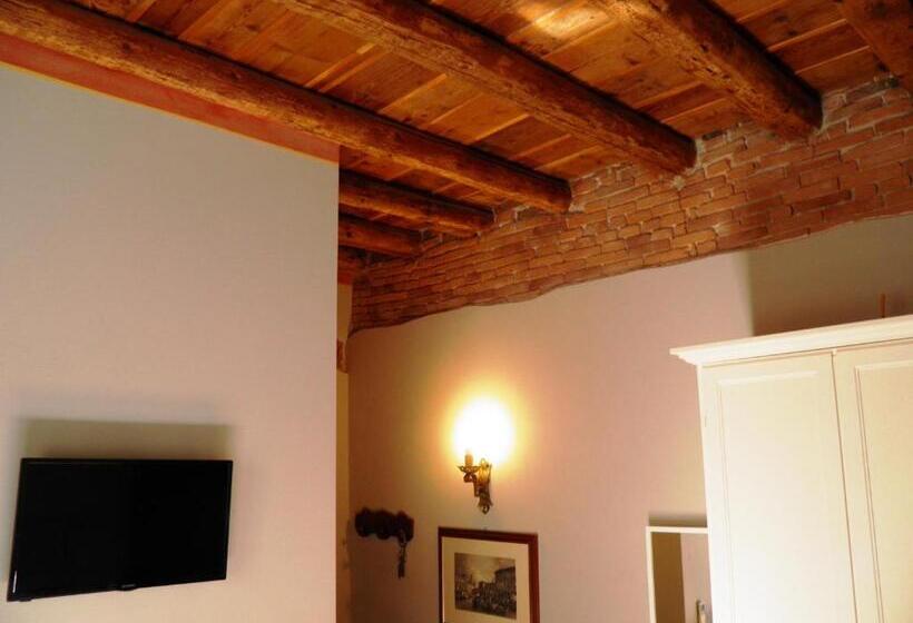 تختخواب و صبحانه In Centro Charme