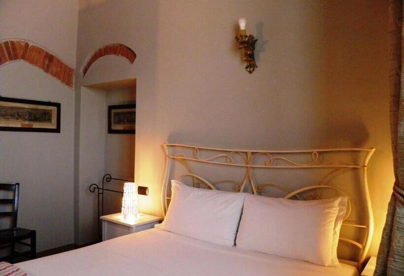 تختخواب و صبحانه In Centro Charme