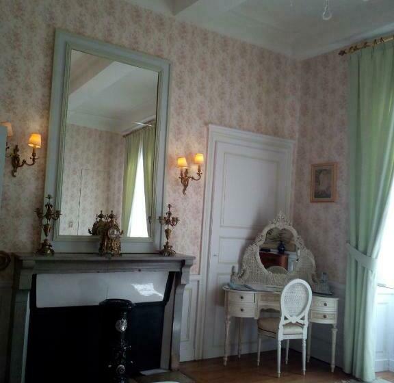 Bed and Breakfast Le Chateau De Prauthoy