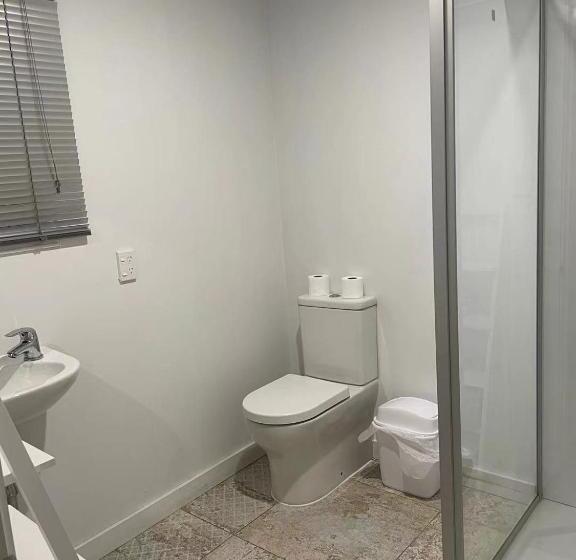 تختخواب و صبحانه Visitor Room Self Check In