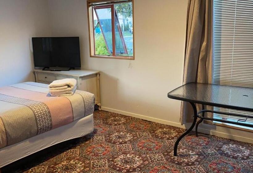 تختخواب و صبحانه Visitor Room Self Check In