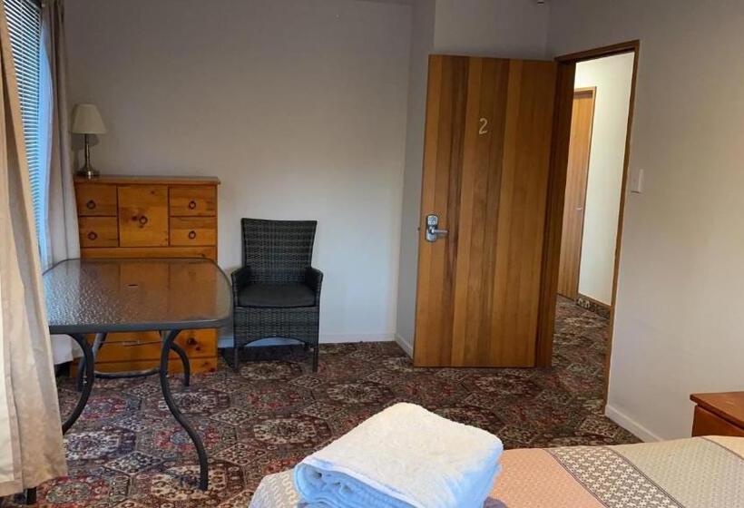 تختخواب و صبحانه Visitor Room Self Check In