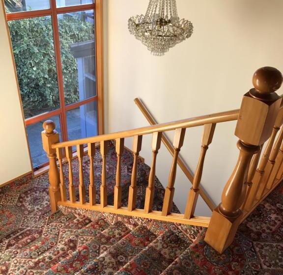 تختخواب و صبحانه Visitor Room Self Check In