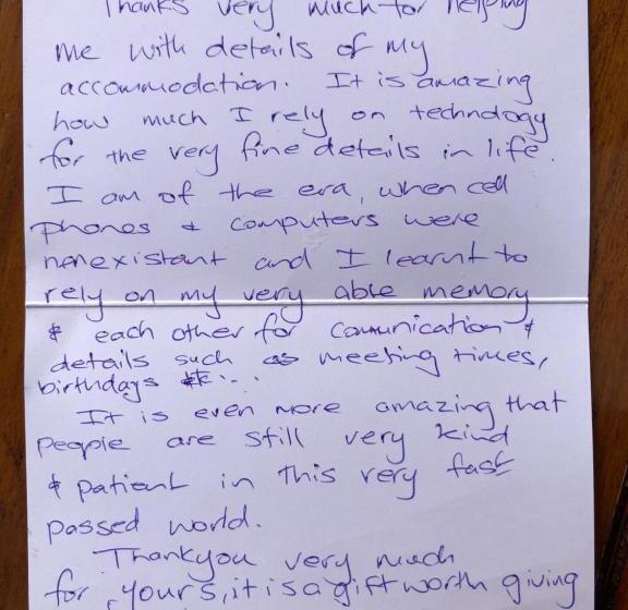 تختخواب و صبحانه Visitor Room Self Check In