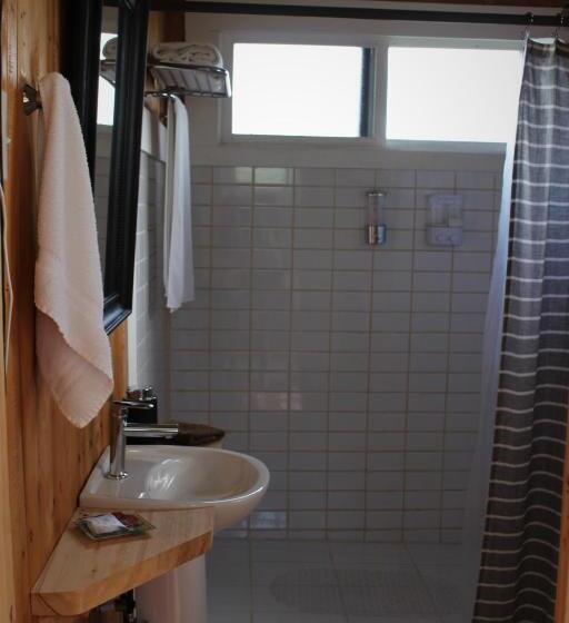 تختخواب و صبحانه The Lodge At Reventazon River Mountain Ranch