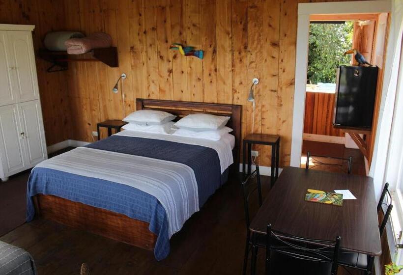 تختخواب و صبحانه The Lodge At Reventazon River Mountain Ranch