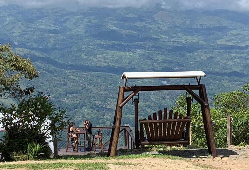 تختخواب و صبحانه The Lodge At Reventazon River Mountain Ranch