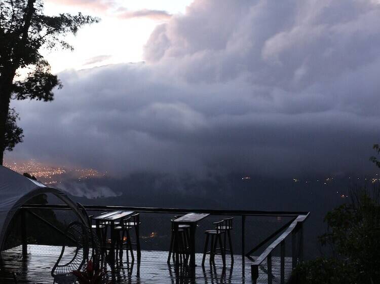 تختخواب و صبحانه The Lodge At Reventazon River Mountain Ranch