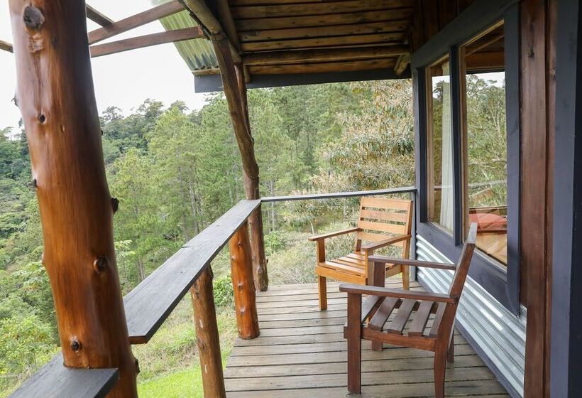 تختخواب و صبحانه The Lodge At Reventazon River Mountain Ranch