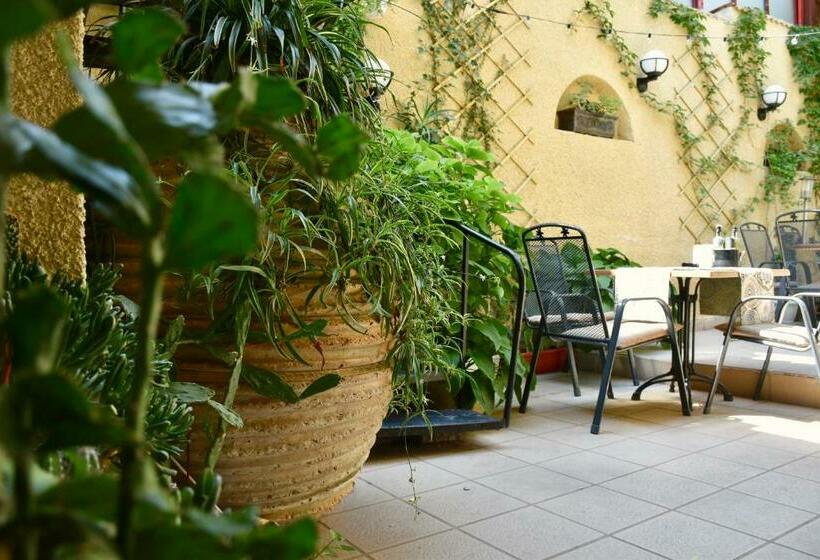 Family Hotel Apolonia