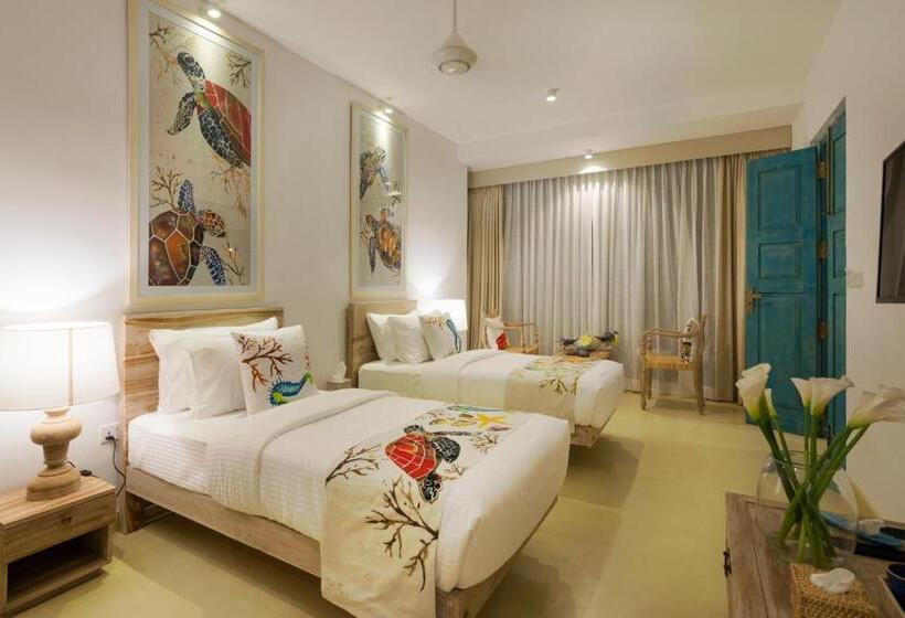 Отель 33 Lake Terrace