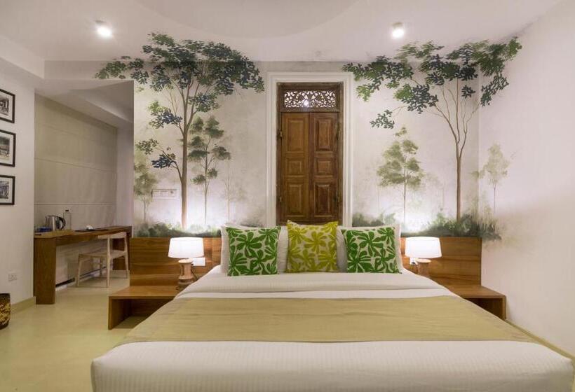 Отель 33 Lake Terrace