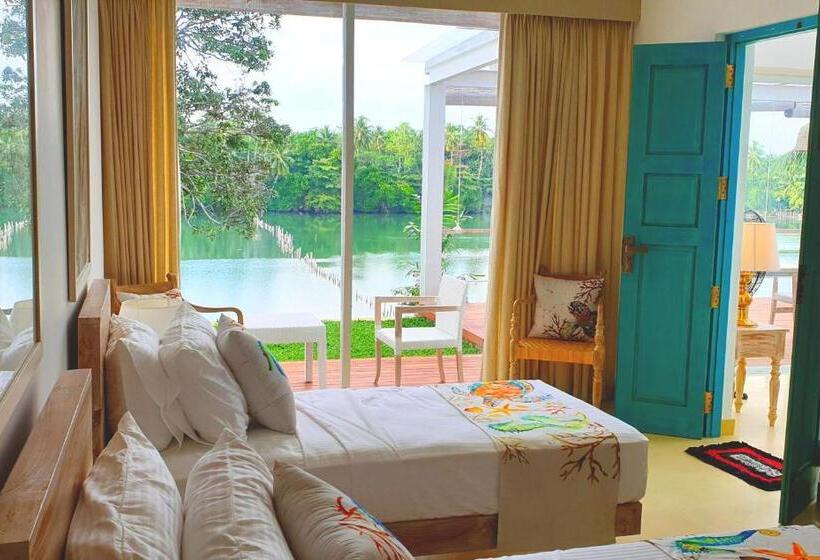 Отель 33 Lake Terrace