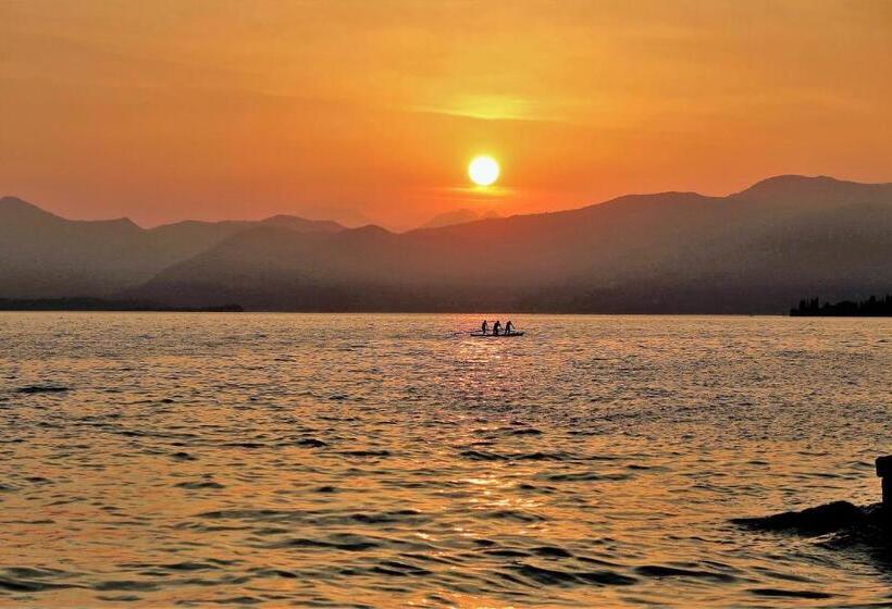 ホテル Albergo Fiorita