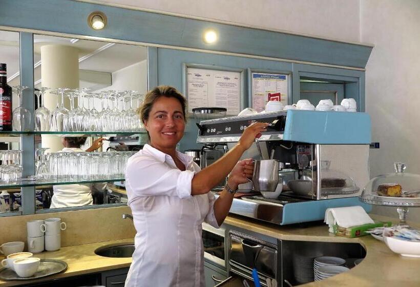 ホテル Albergo Fiorita