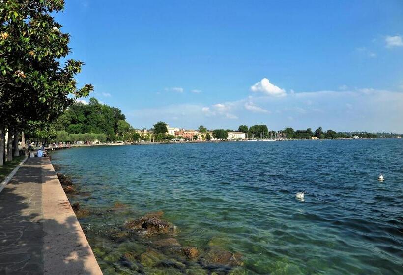 ホテル Albergo Fiorita