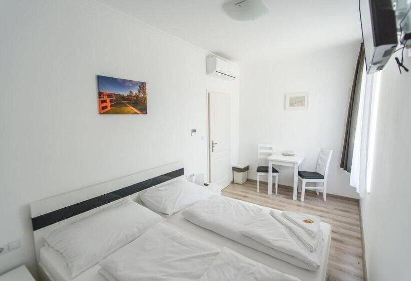 فندق Bl Garden Panzió