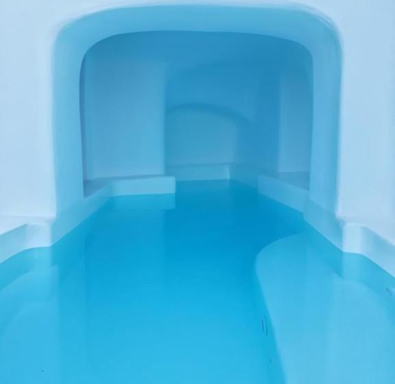 هتل Chelidonia Luxury Suites