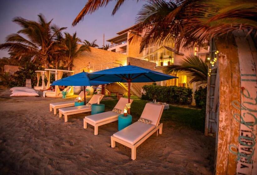 Отель Dco Suites Lounge & Spa