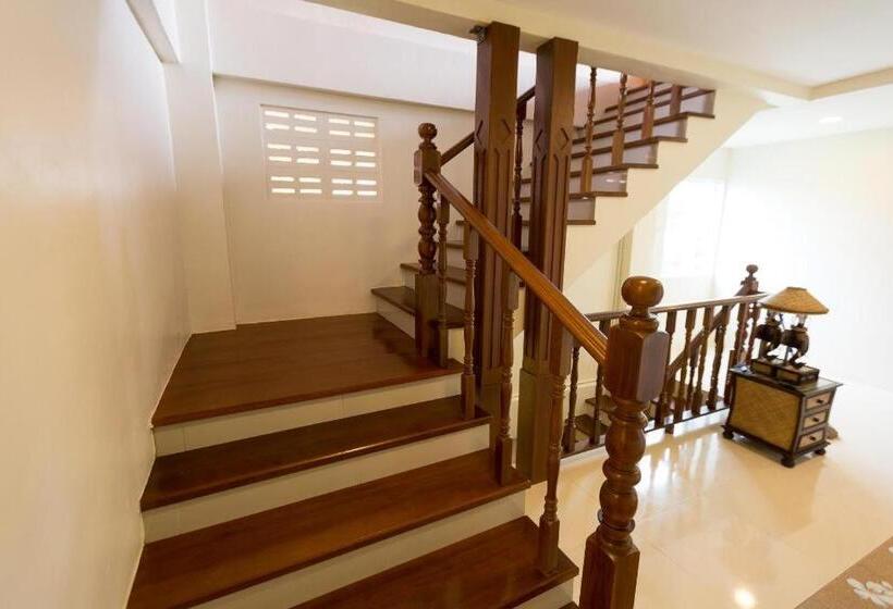 ホテル Marina Jomtien Beach